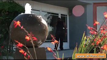 Чернокожий мужик сделал любовнице массаж и сразу трахнул