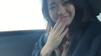 Шлюха из Китая сосет в такси