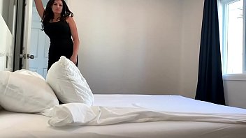 Мачеха сосет и трахается со сводным братом