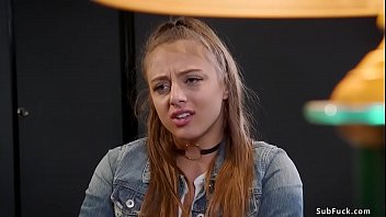 Сучки студентки в оковах ебутся в жопу