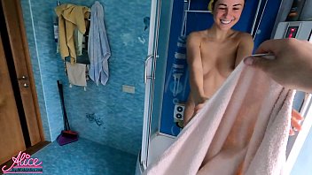 Русский мужик жестко оттрахал жену в душе